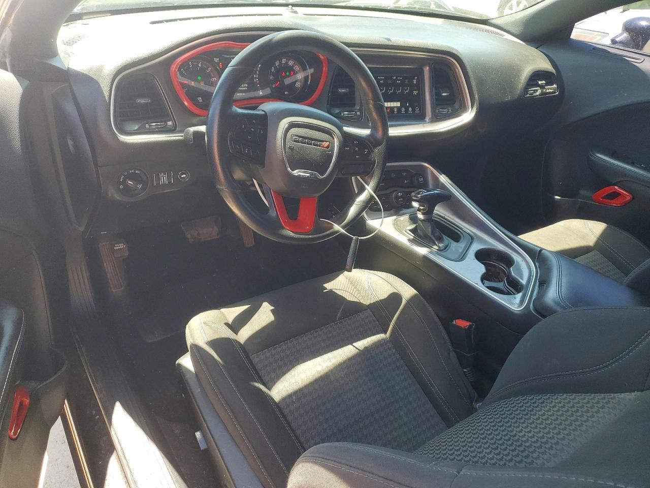 Dodge Challenger Sxt
