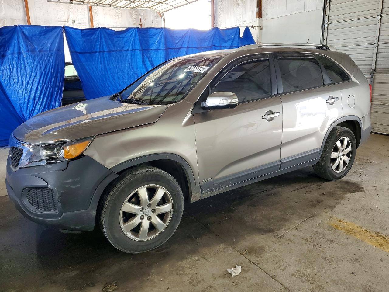 Salvage Kia Sorento Image
