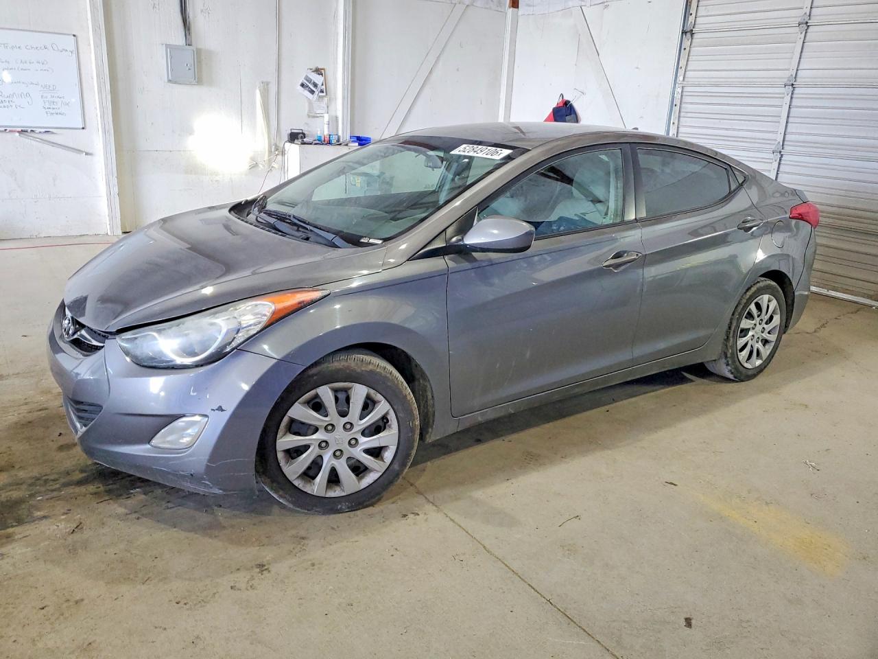 Salvage Hyundai ELANTRA Image