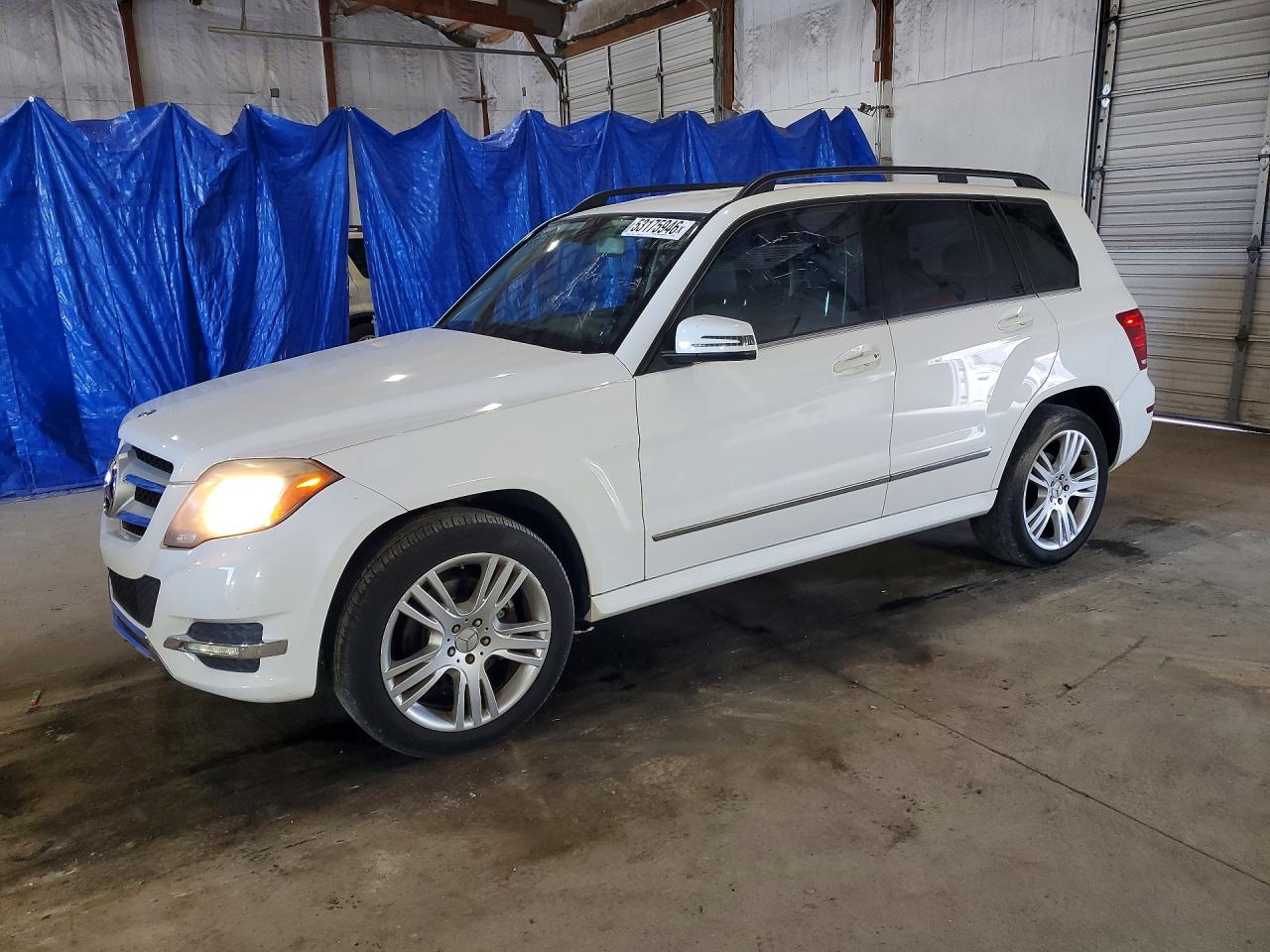 Salvage Mercedes-Benz GLK Image