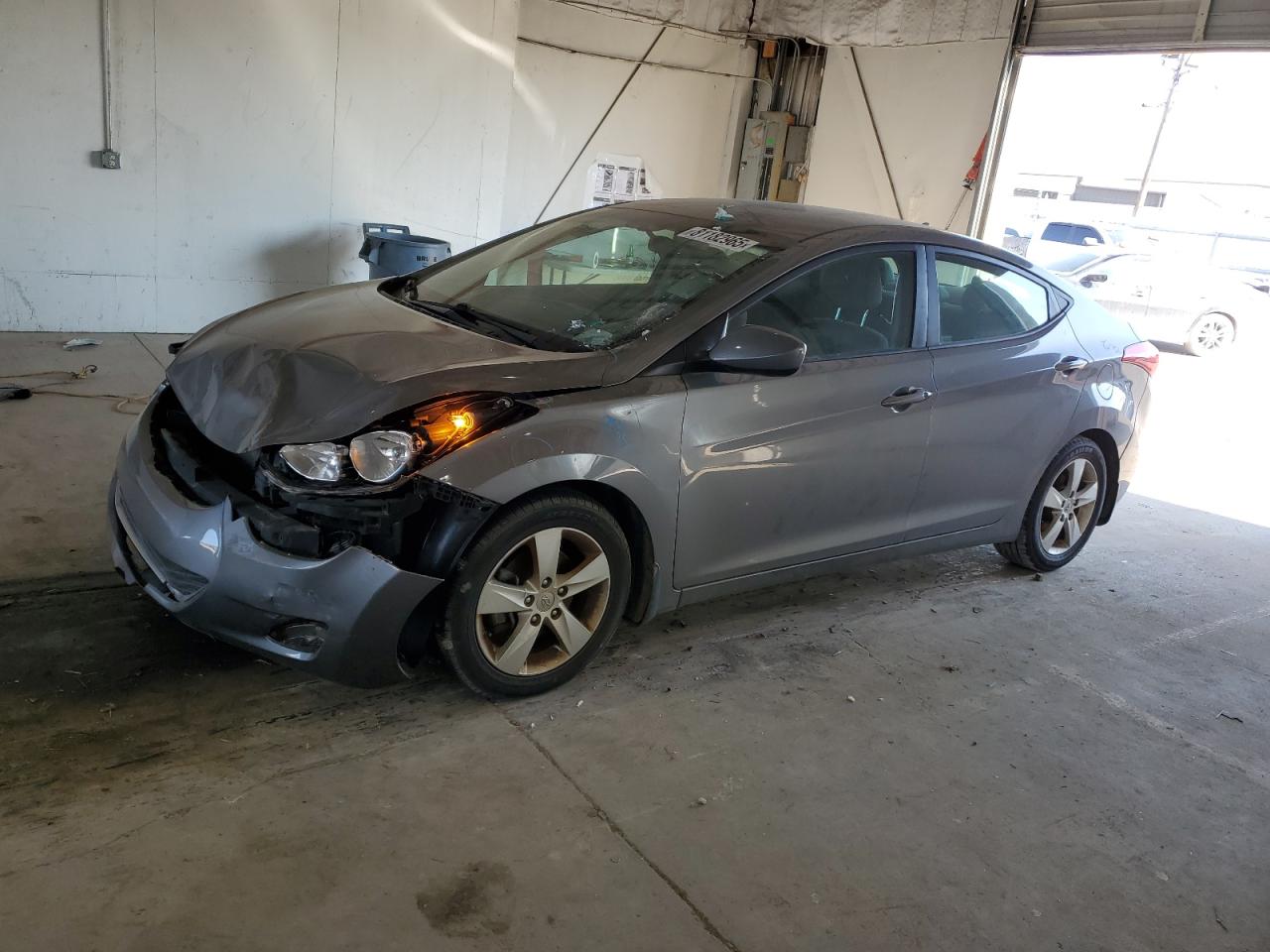 Salvage Hyundai ELANTRA Image