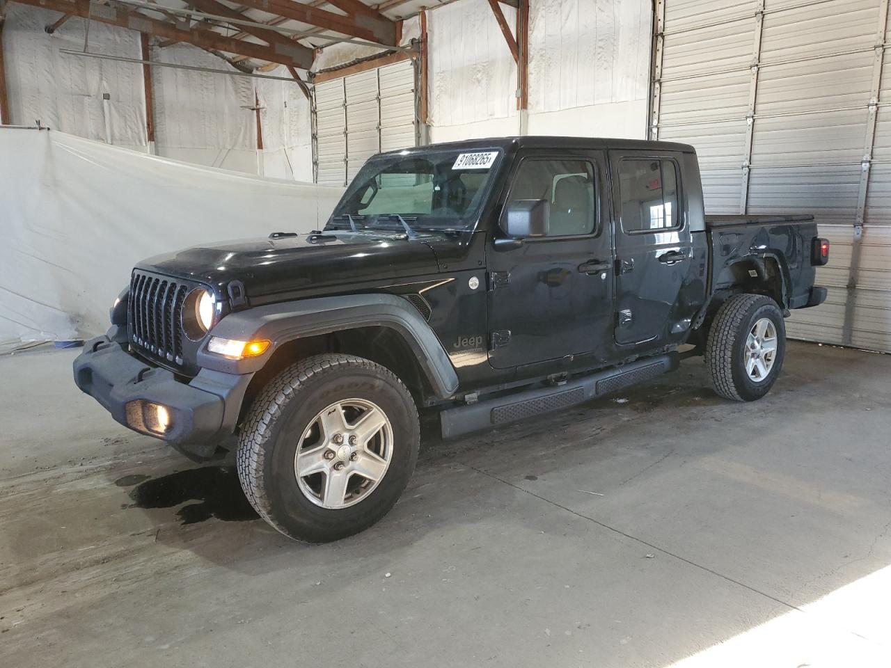 Salvage Jeep Gladiator Image