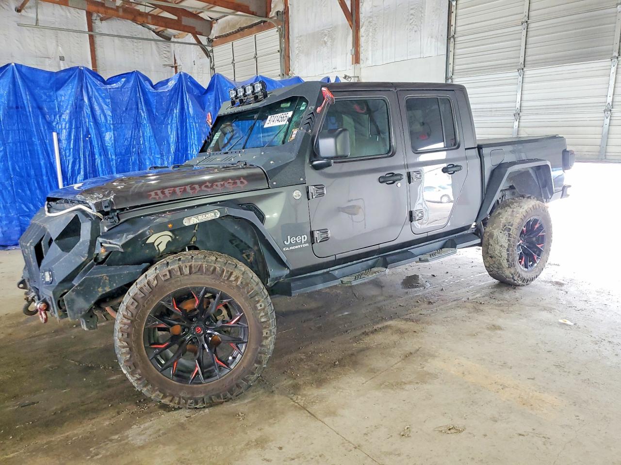 Salvage Jeep Gladiator Image