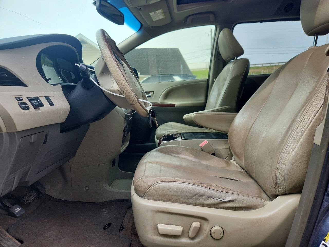 Toyota Sienna Xle 8-passenger