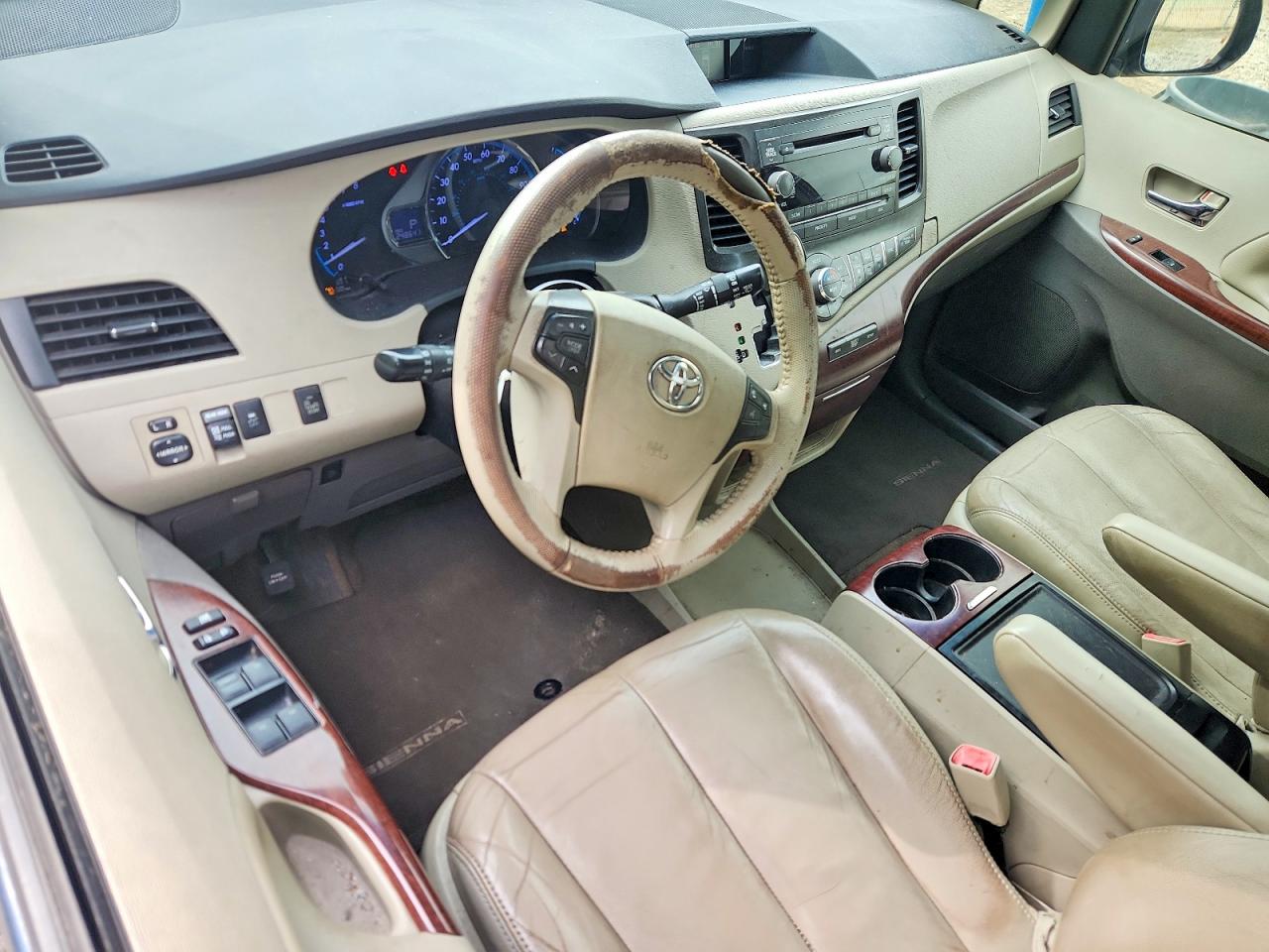Toyota Sienna Xle 8-passenger