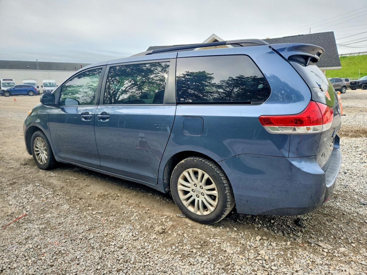 Toyota Sienna Xle 8-passenger