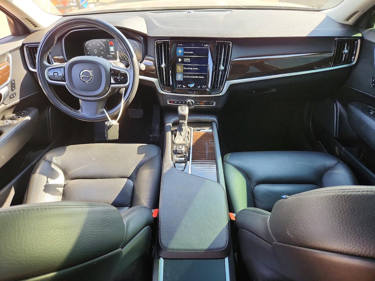 Volvo S90 T5 Momentum