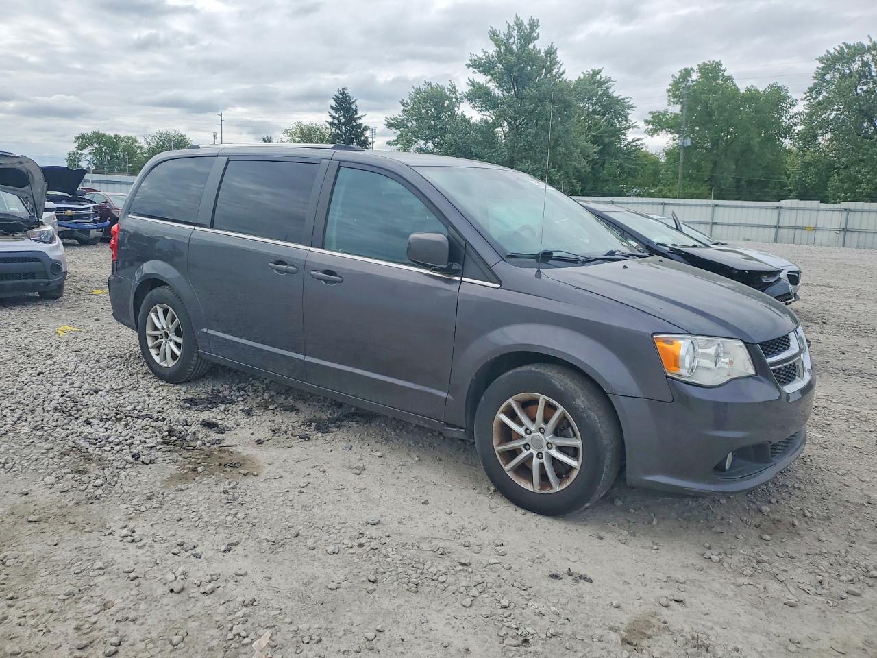 Dodge Caravan Sxt