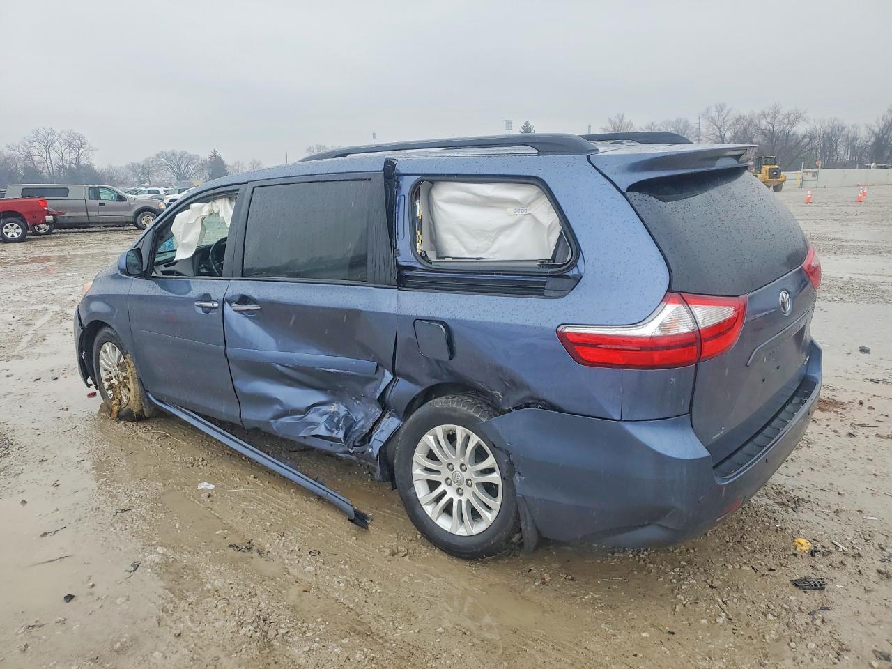 Toyota Sienna Xle 8-passenger