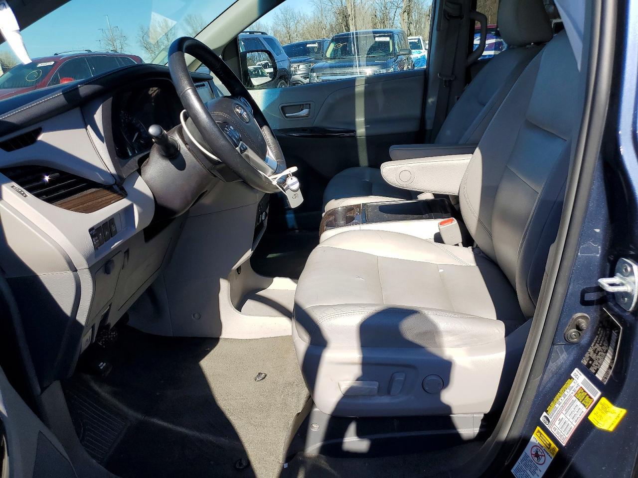 Toyota Sienna Xle 8-passenger