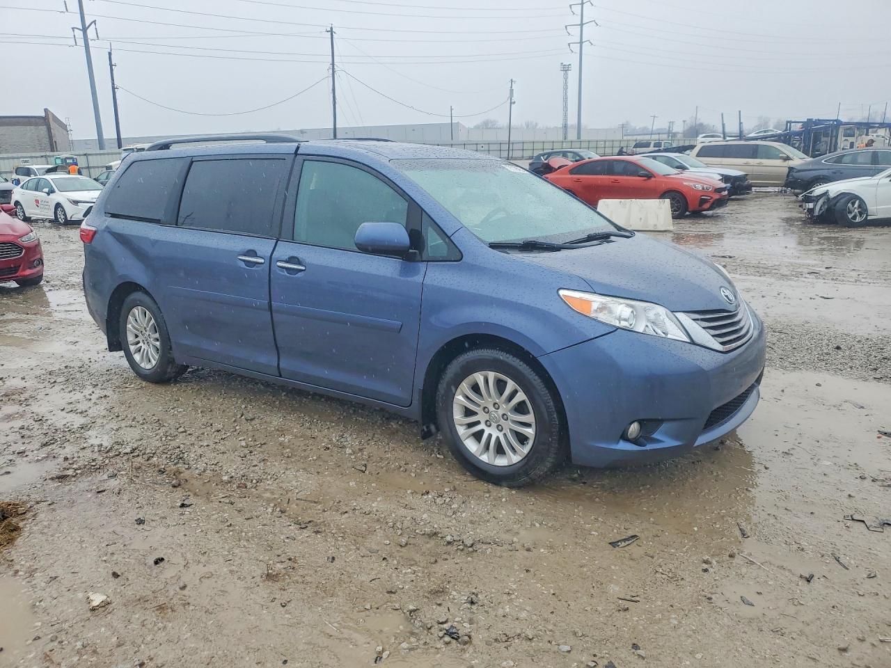 Toyota Sienna Xle 8-passenger