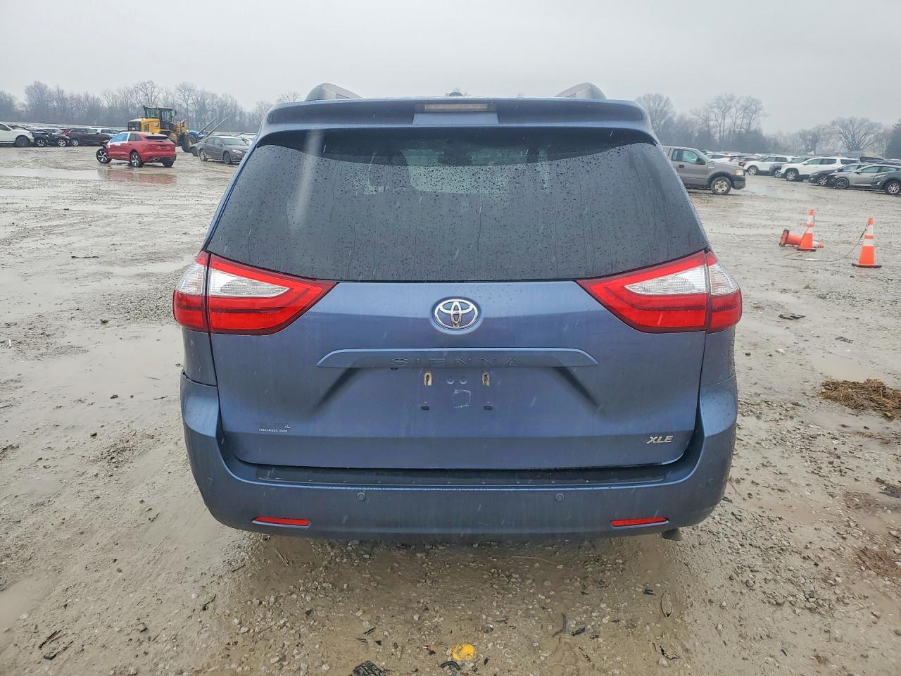 Toyota Sienna Xle 8-passenger