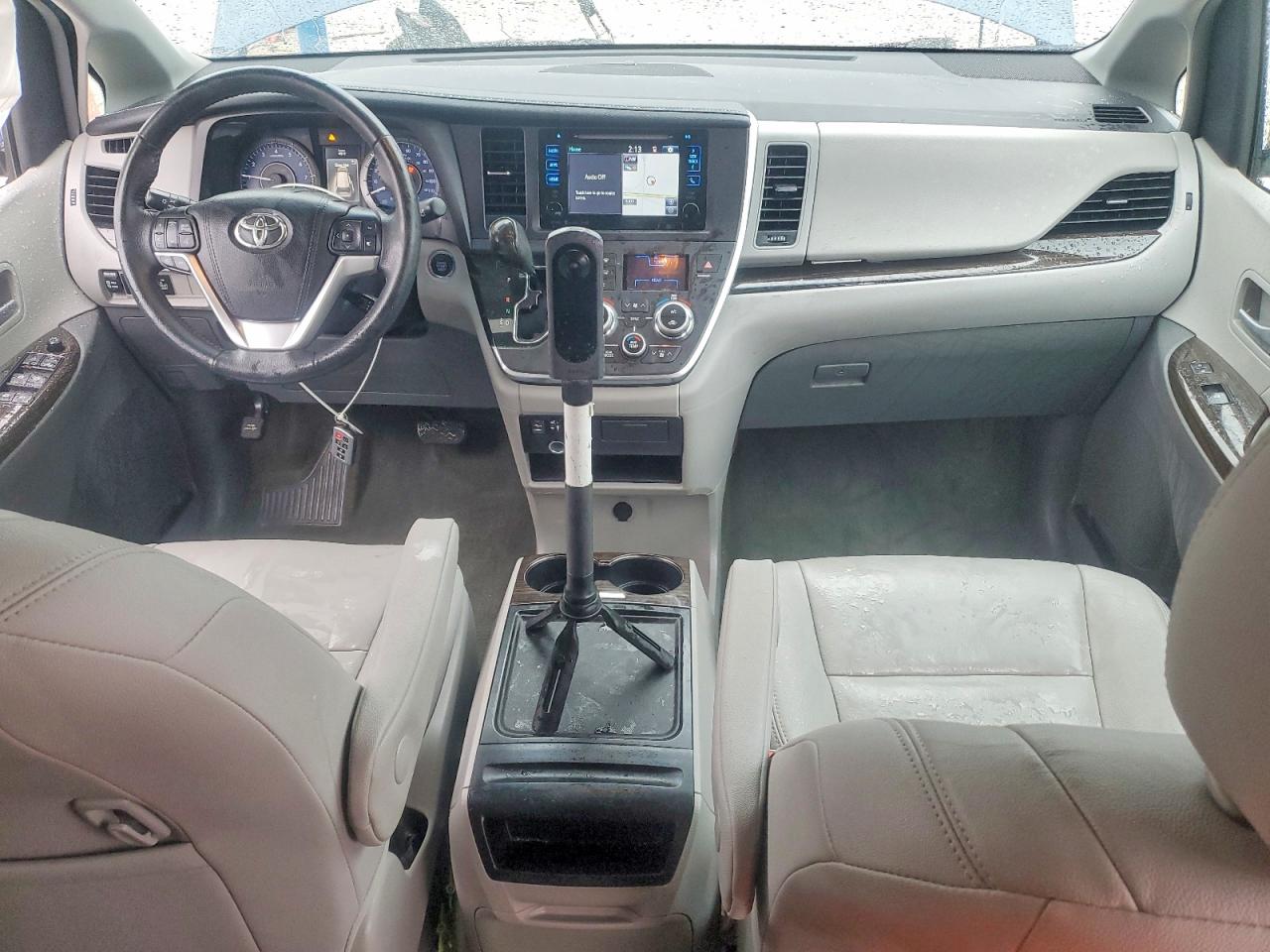Toyota Sienna Xle 8-passenger