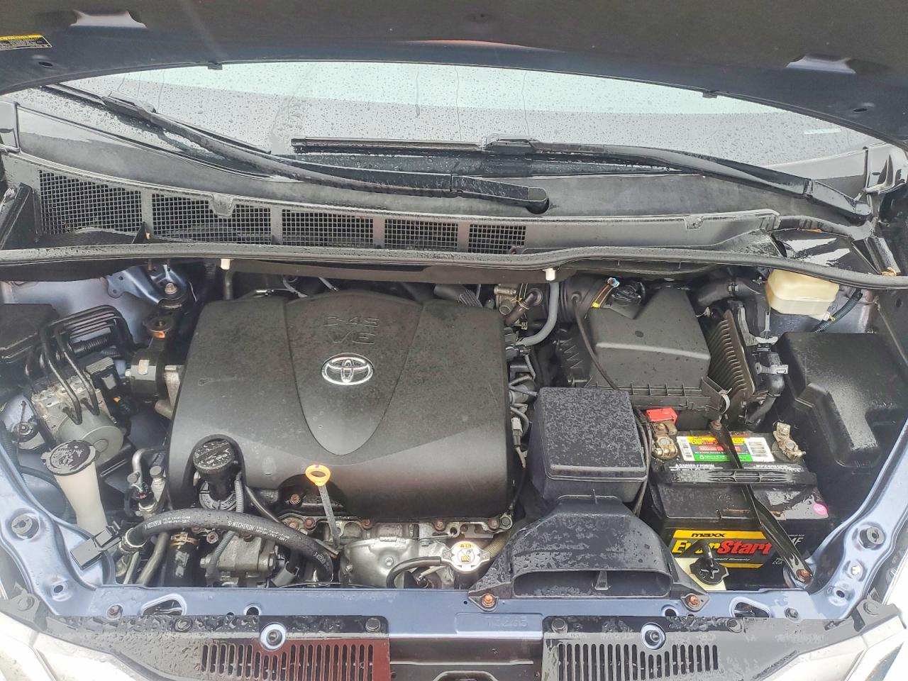 Toyota Sienna Xle 8-passenger
