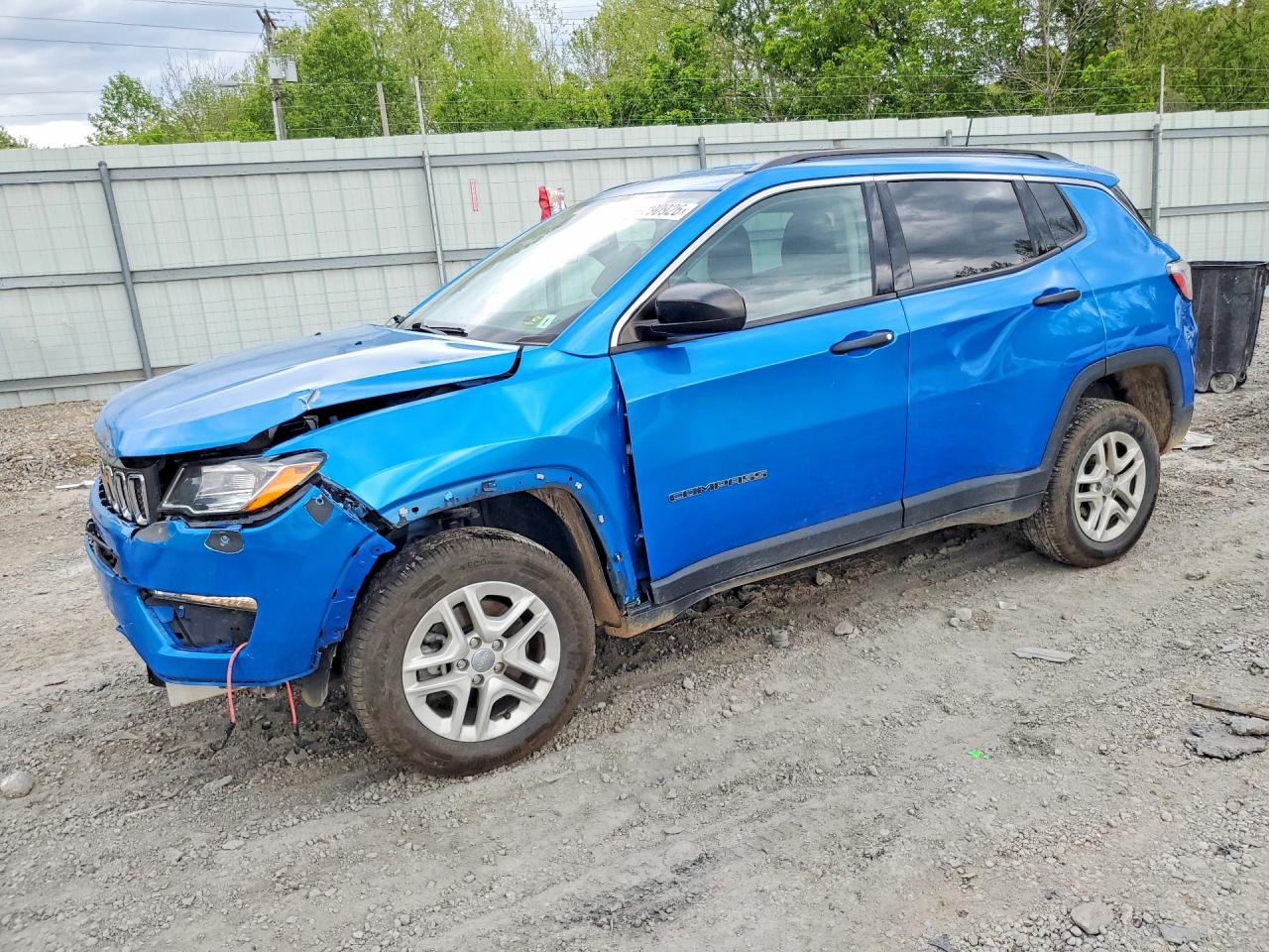 Salvage Jeep Compass Image