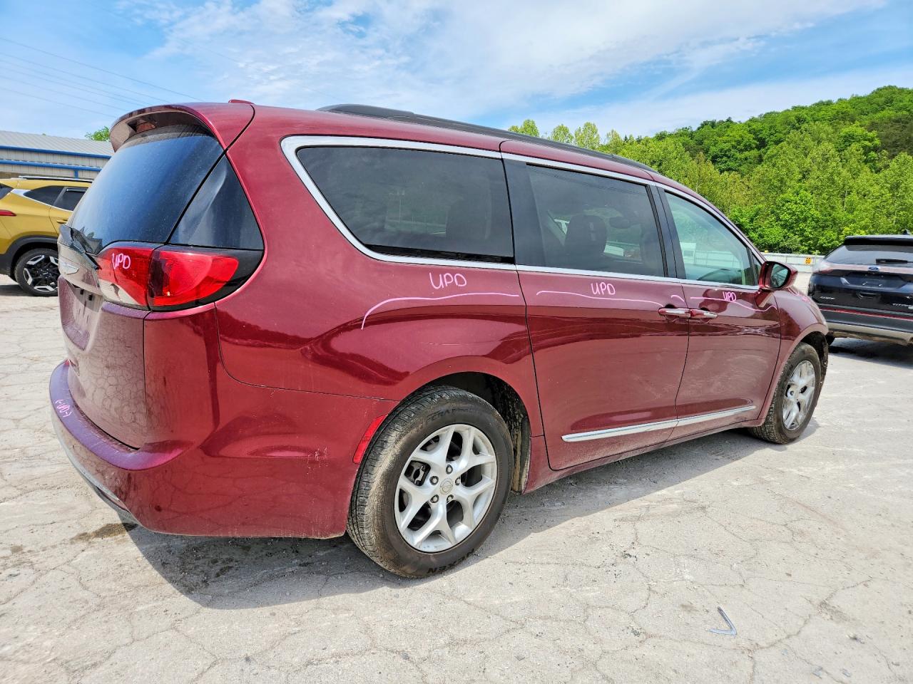 Chrysler Pacifica Touring L