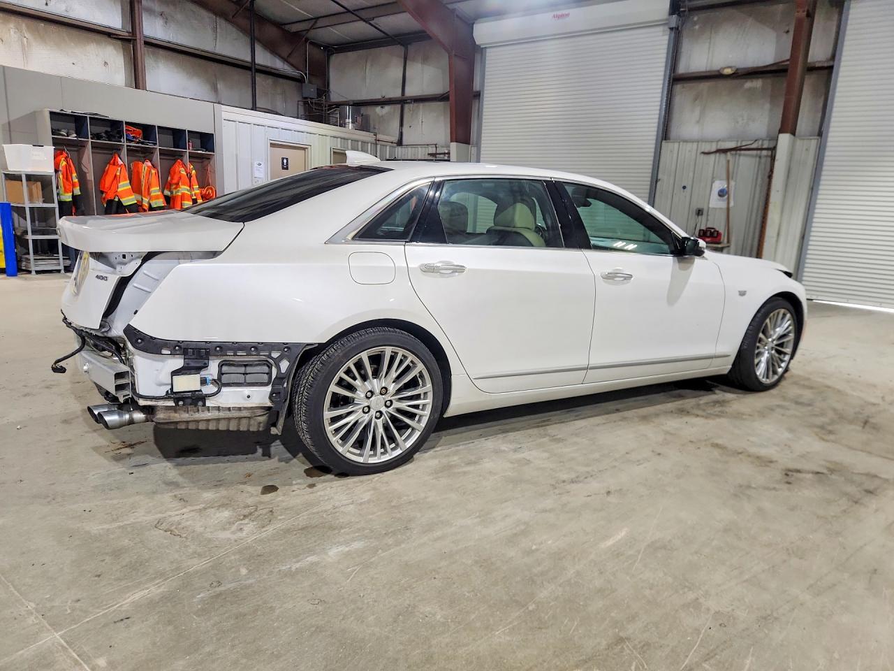 Cadillac CT6 Luxury Csav