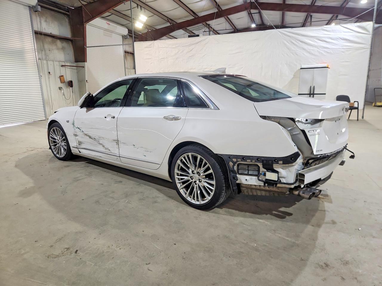 Cadillac CT6 Luxury Csav