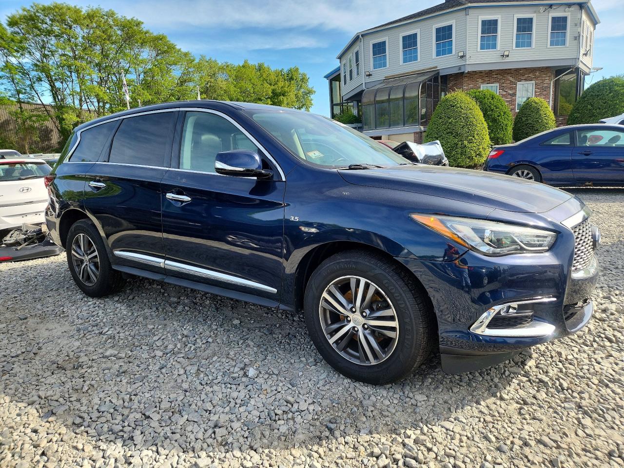 INFINITI Qx Pure
