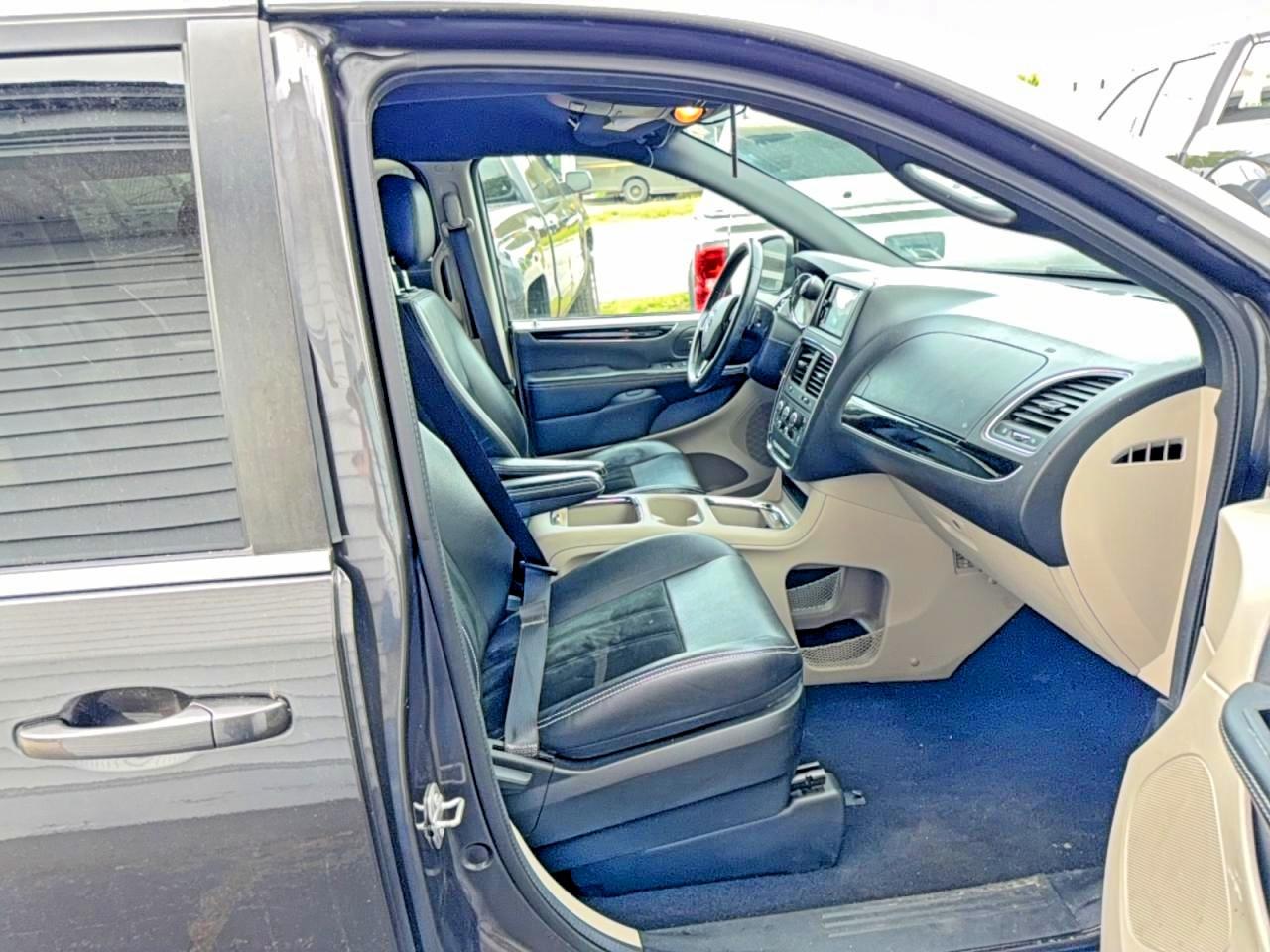Dodge Caravan Sxt