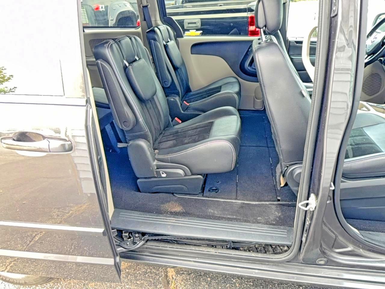 Dodge Caravan Sxt