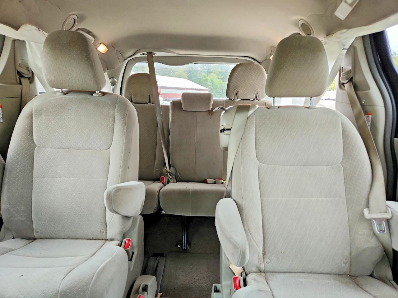 Toyota Sienna Le