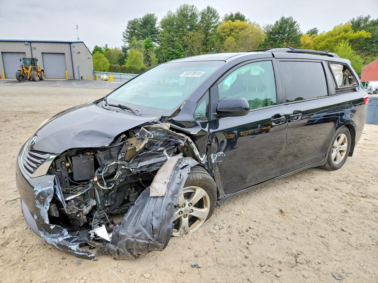 Salvage Toyota Sienna Image