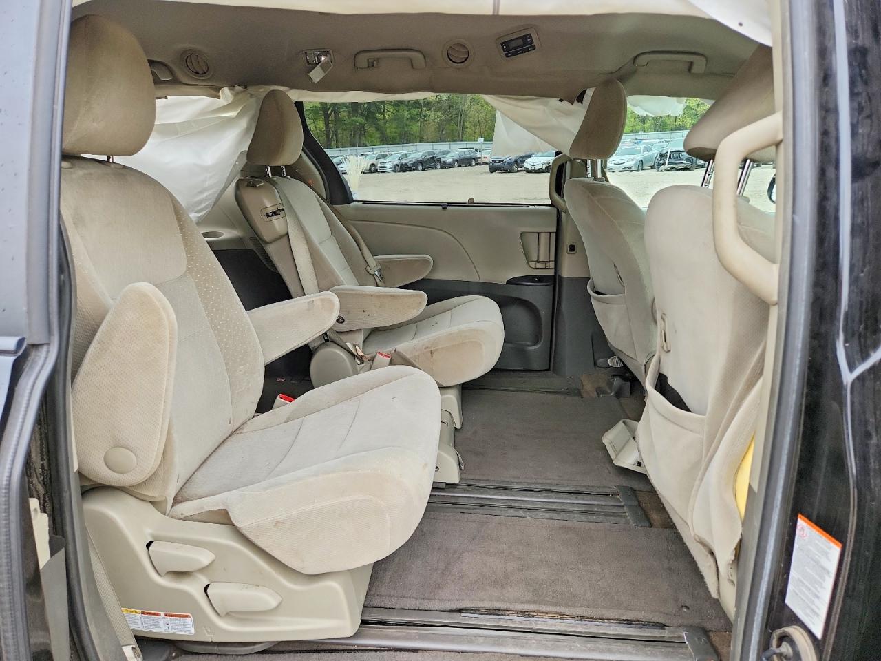 Toyota Sienna Le