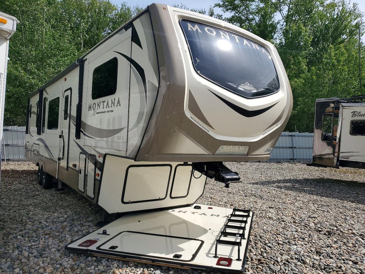 Salvage Montana Trailer Image