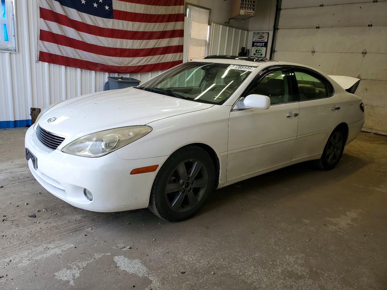 Salvage Lexus Es Image