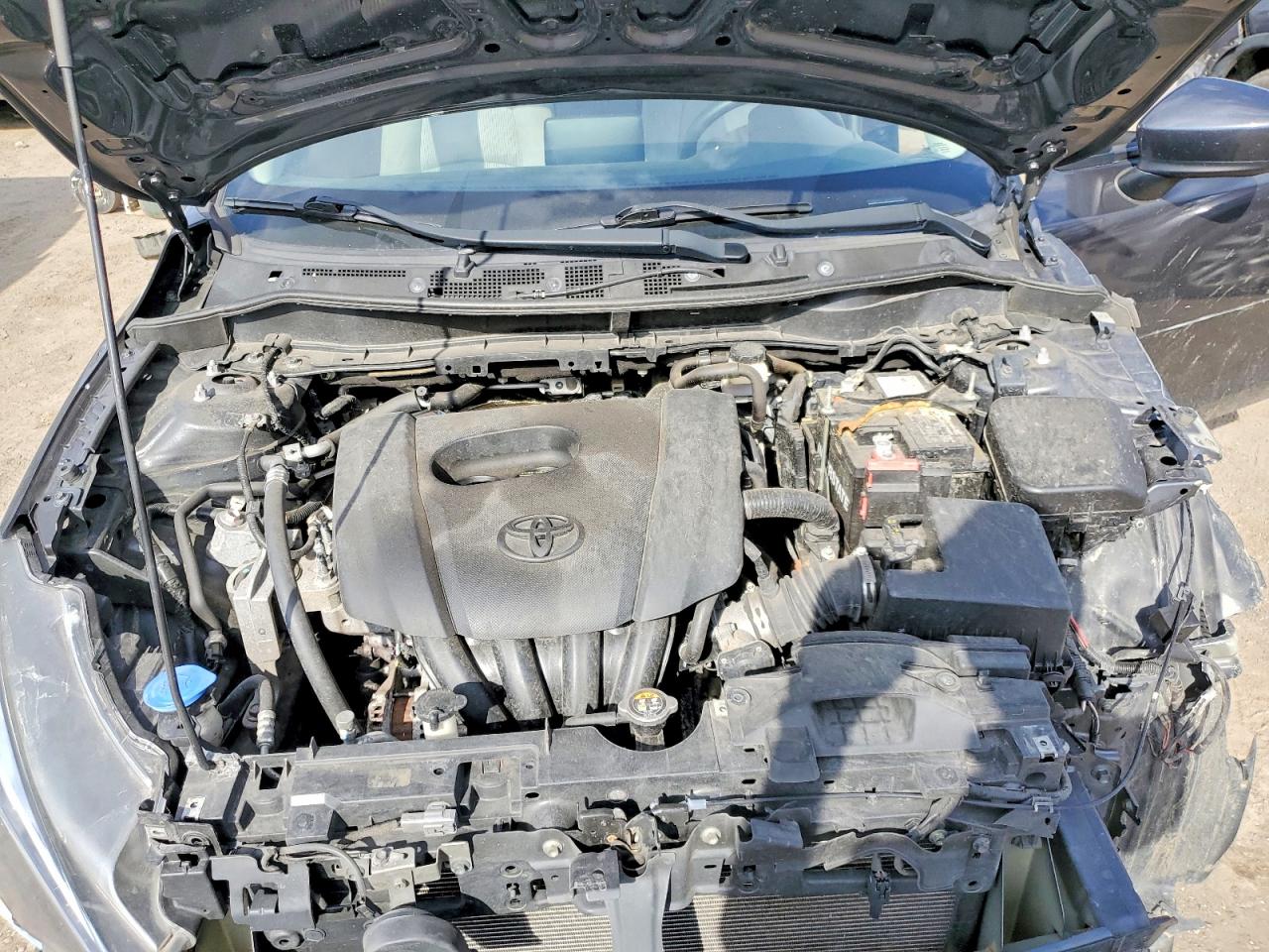 Toyota Yaris L