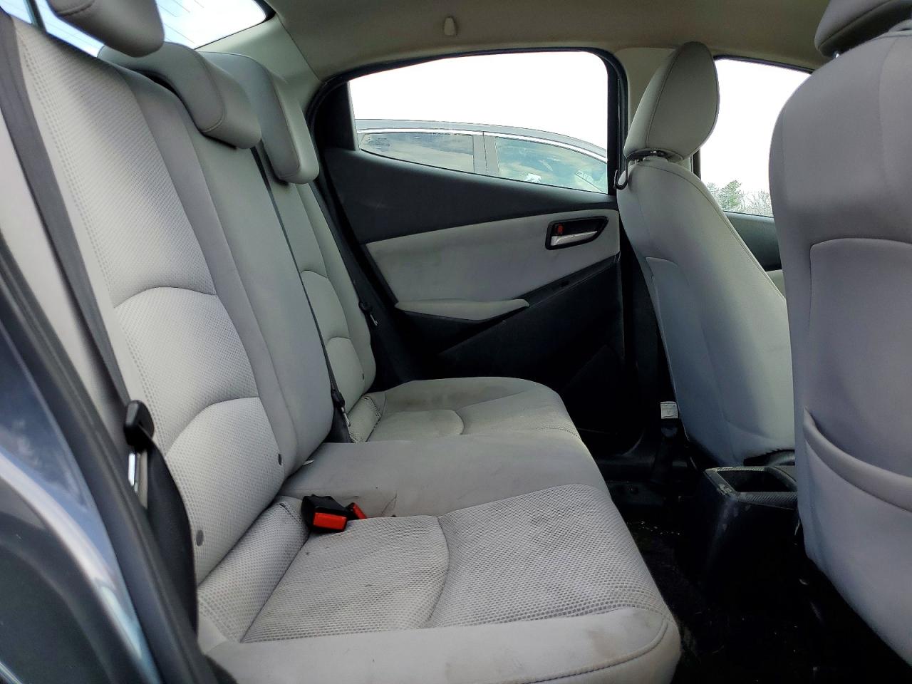 Toyota Yaris L
