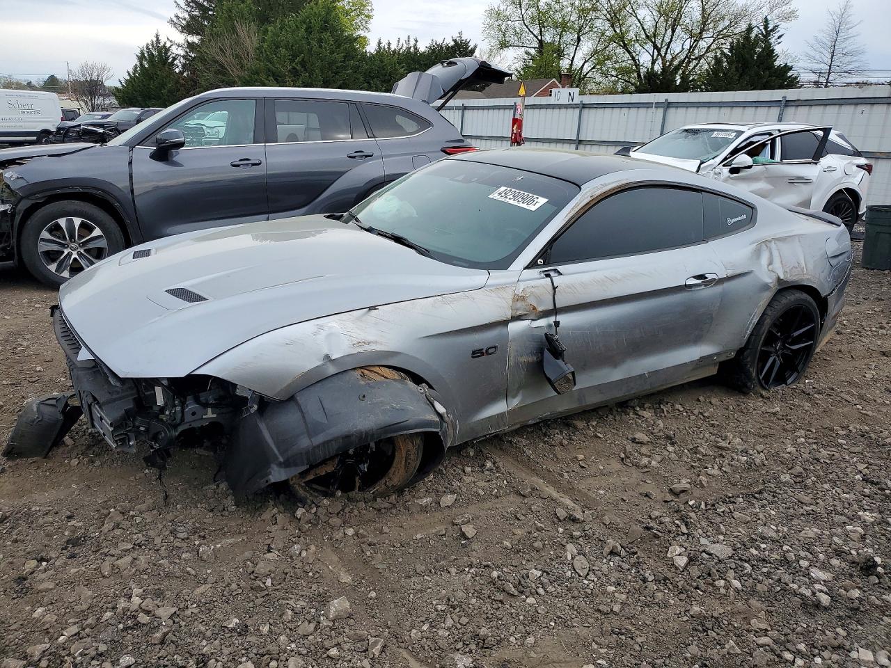 Salvage Ford Mustang Image