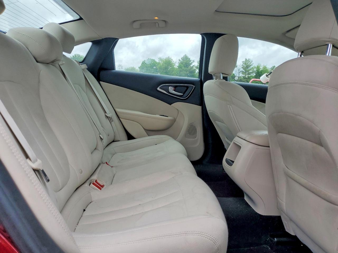 Chrysler 200