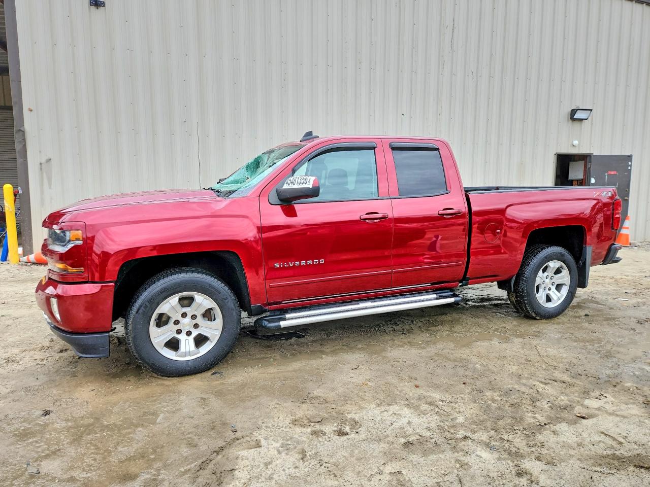Salvage Chevrolet Silverado Image