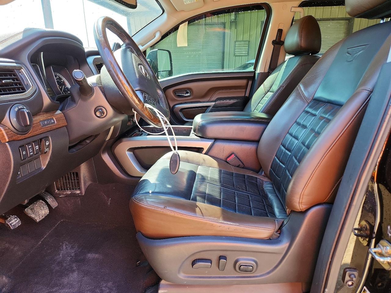 Nissan Titan Platinum Reserve