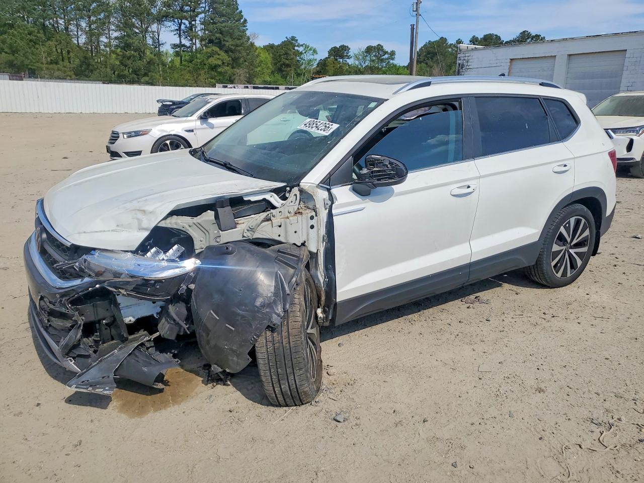 Salvage Volkswagen Taos Image