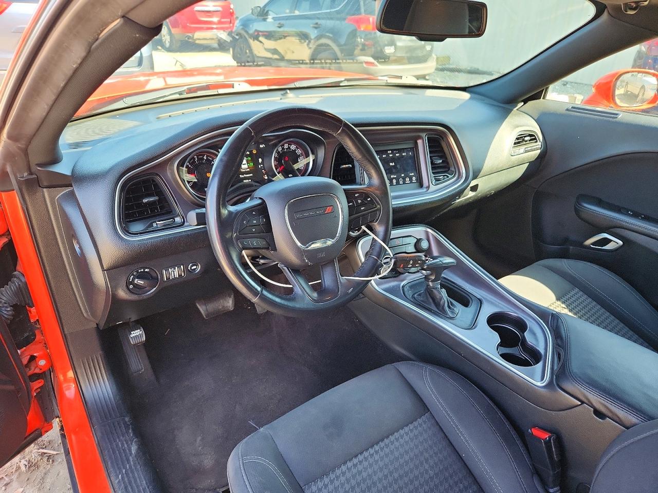 Dodge Challenger Sxt