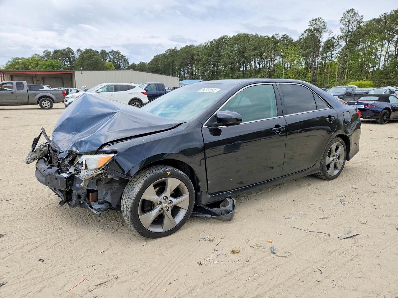 Salvage Toyota Camry Image