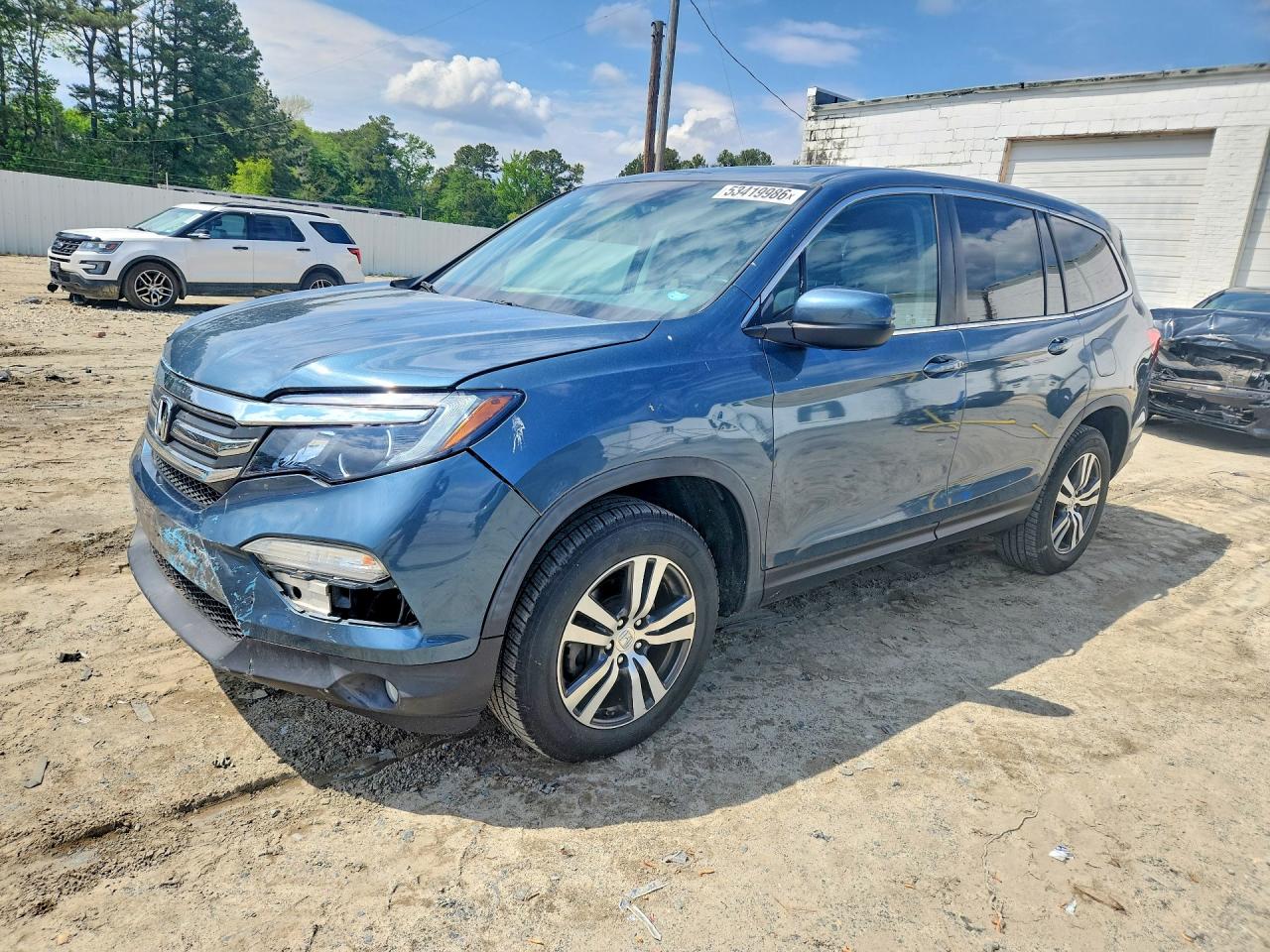 Salvage Honda Pilot Image
