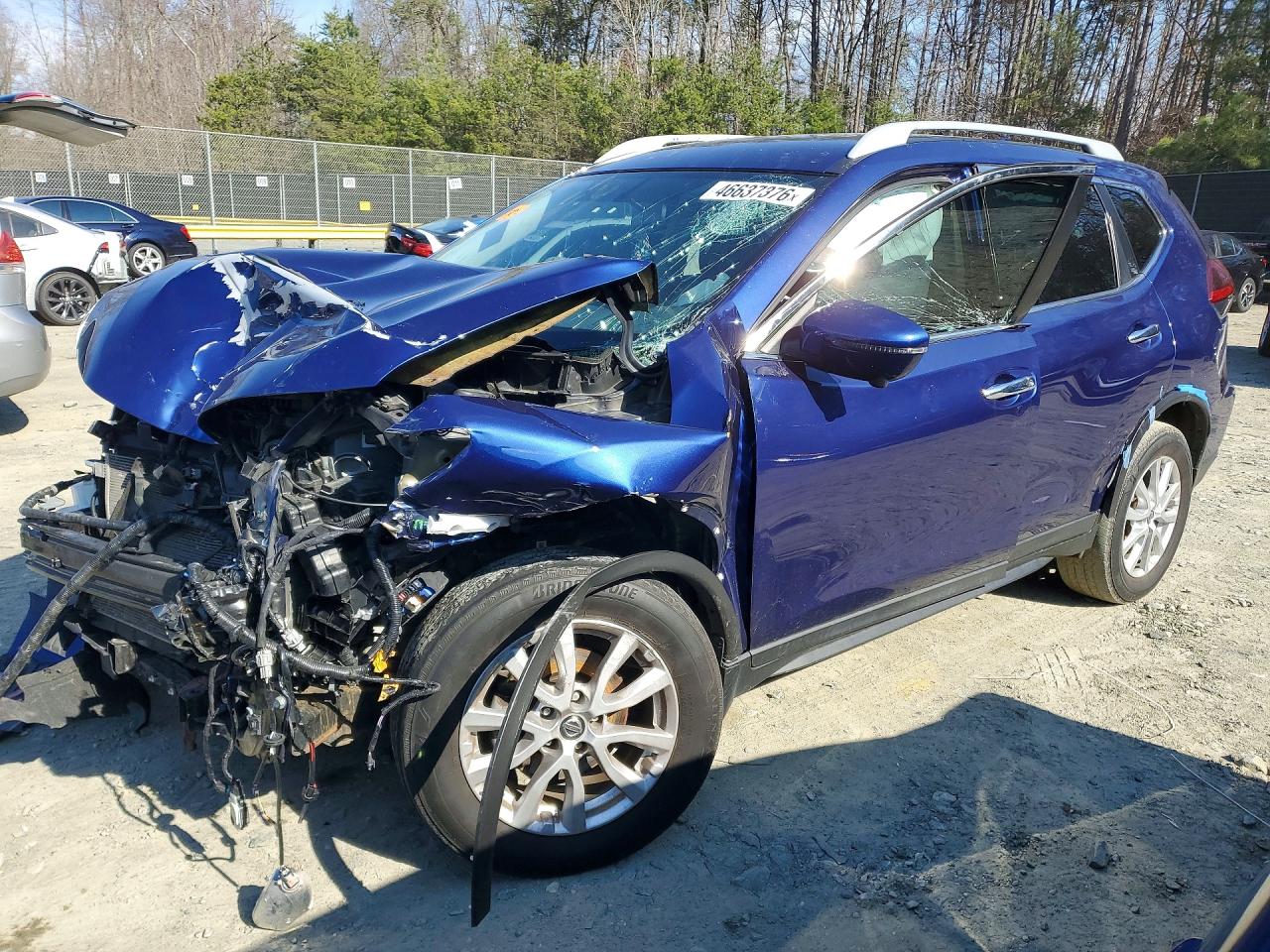 Salvage Nissan Rogue Image