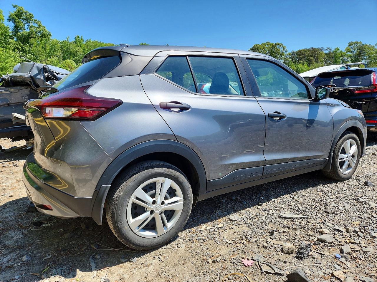 Nissan Kicks S