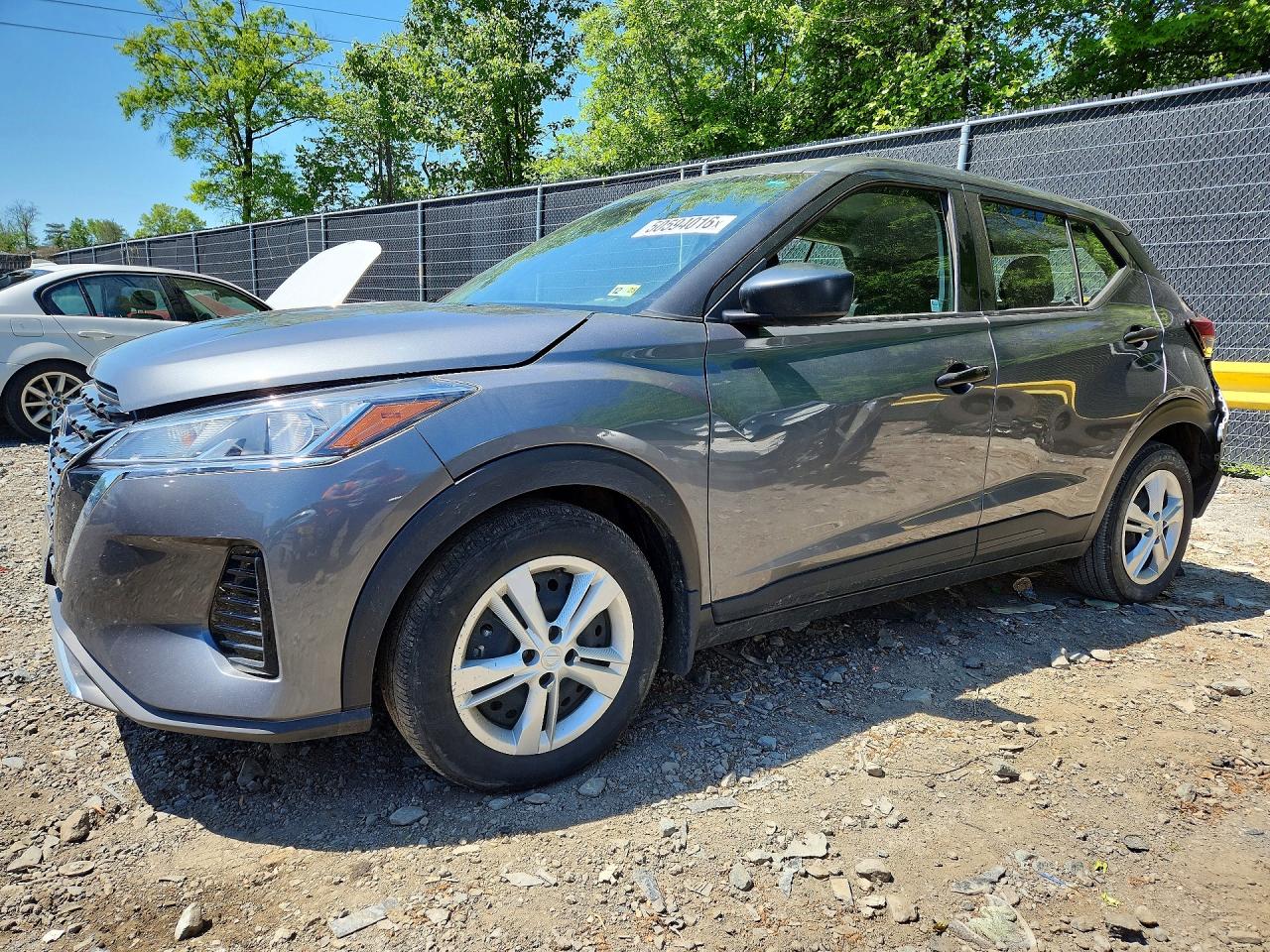 Salvage Nissan Kicks Image