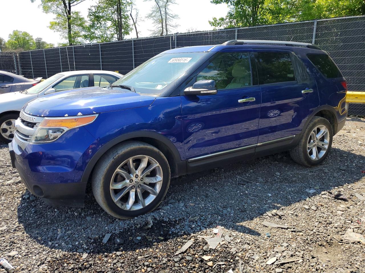 Salvage Ford Explorer Image