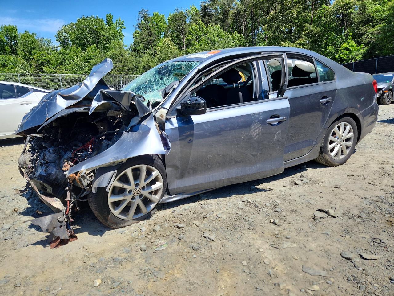 Salvage Volkswagen Jetta Image