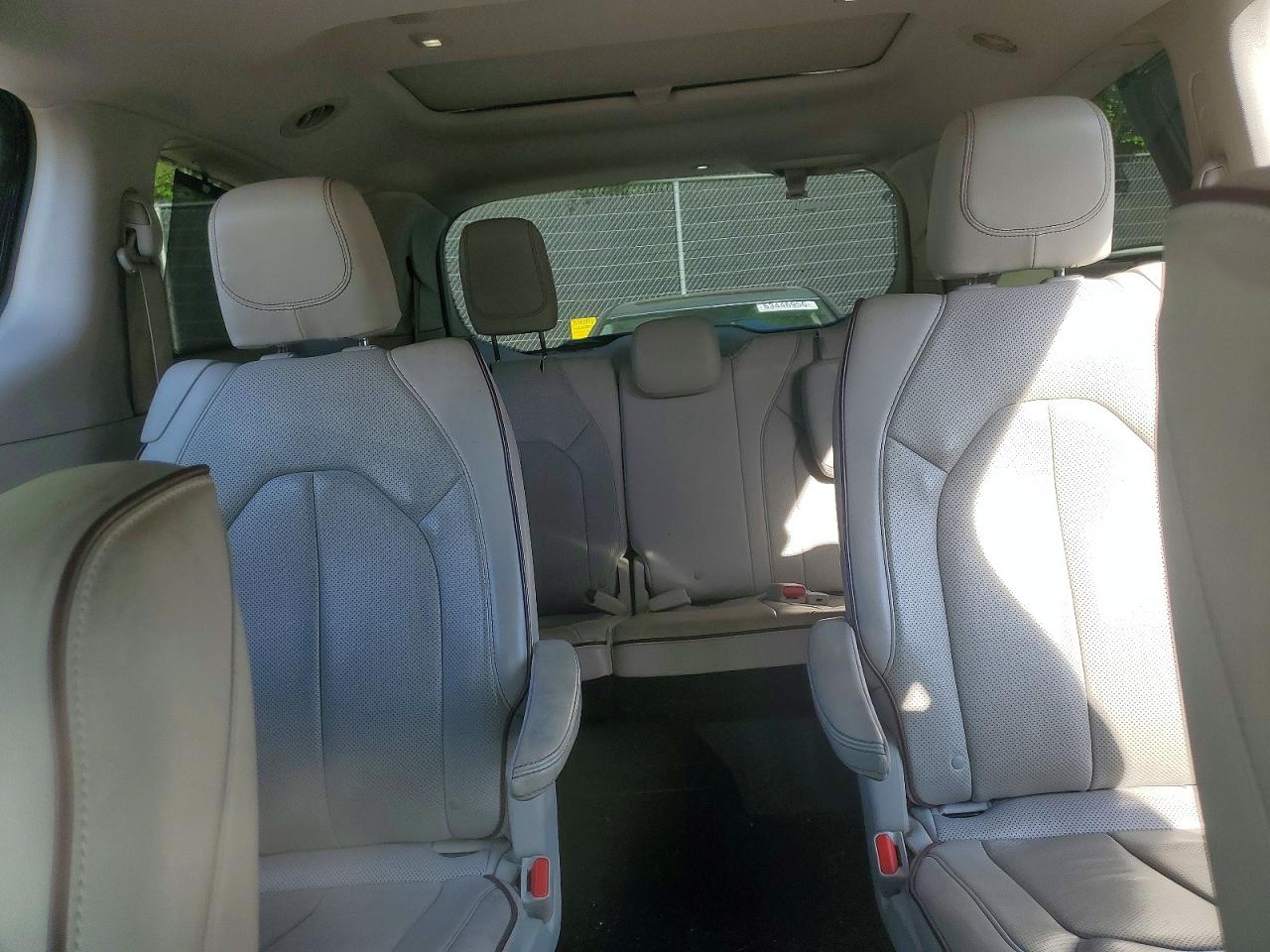 Chrysler Pacifica Limited