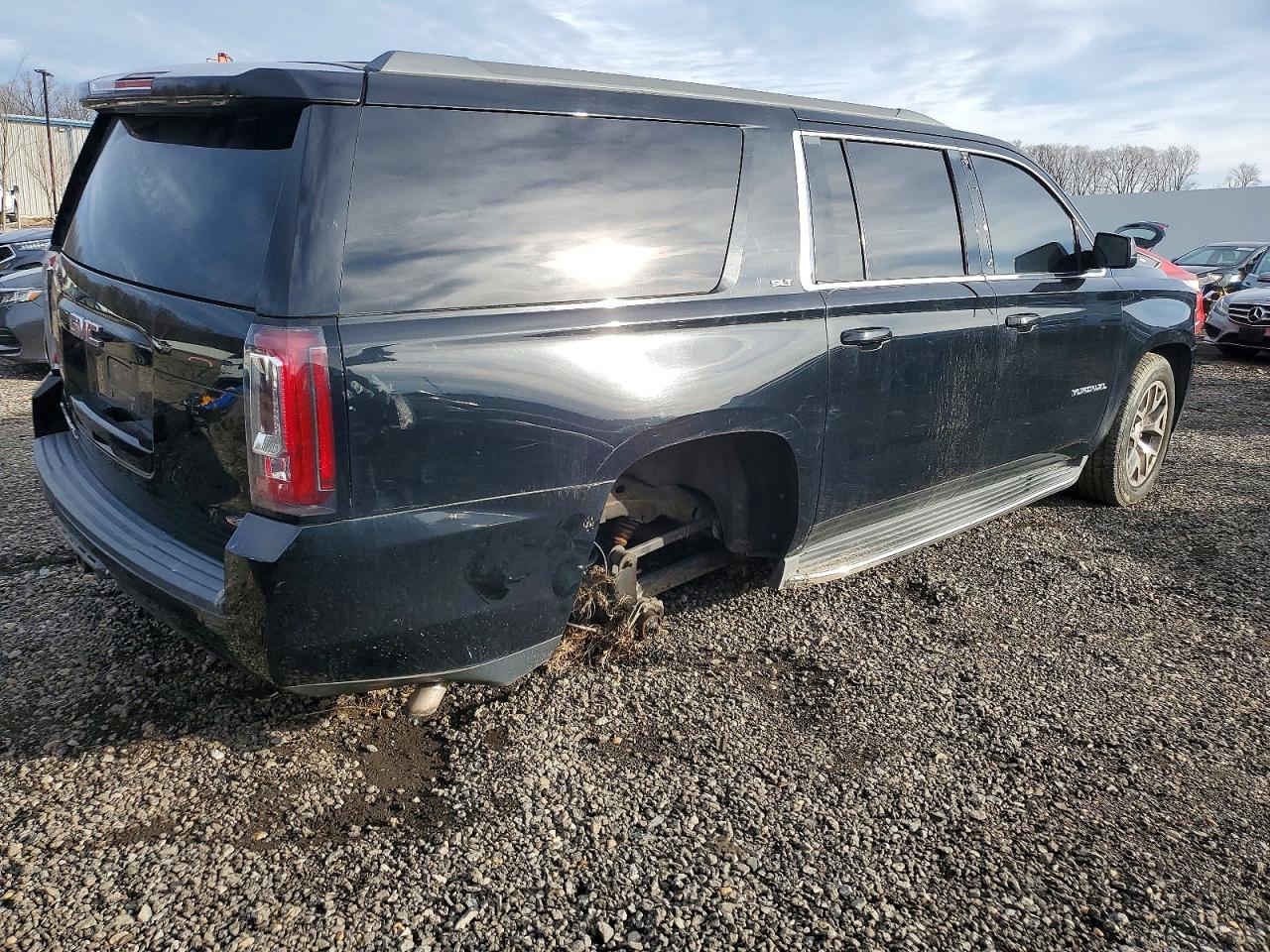 GMC Yukon C1500 Slt