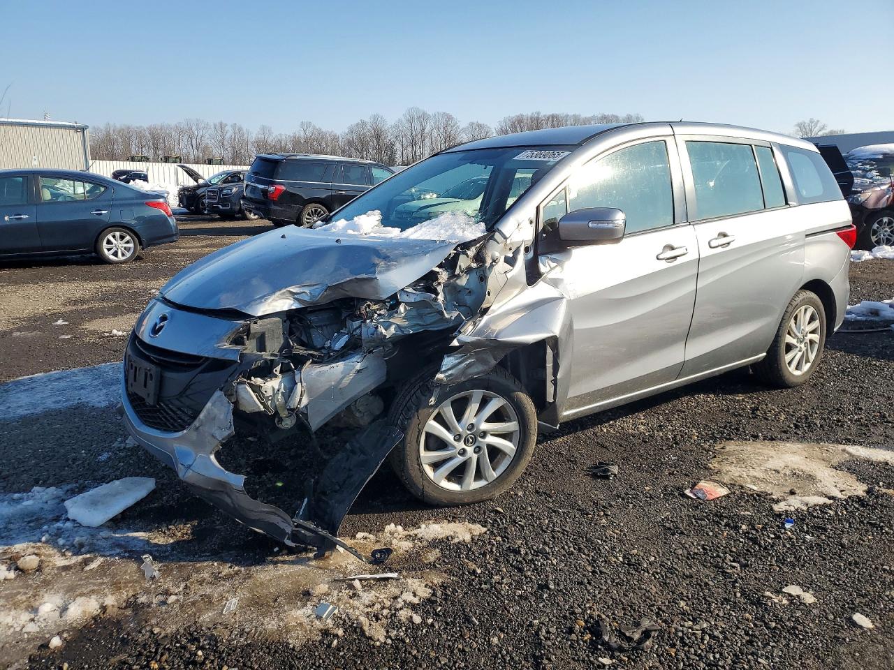 Salvage Mazda 5 Image