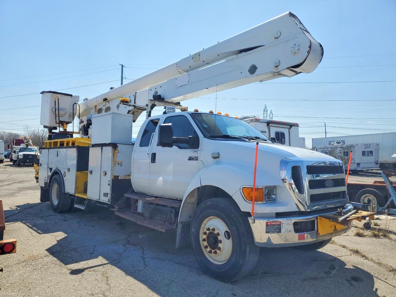 Salvage Ford F-750 Image