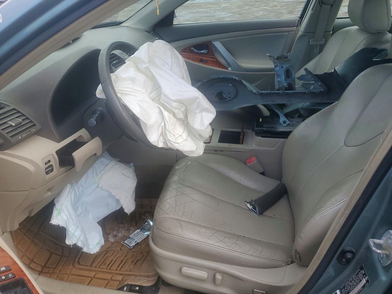 Toyota Camry Xle V6